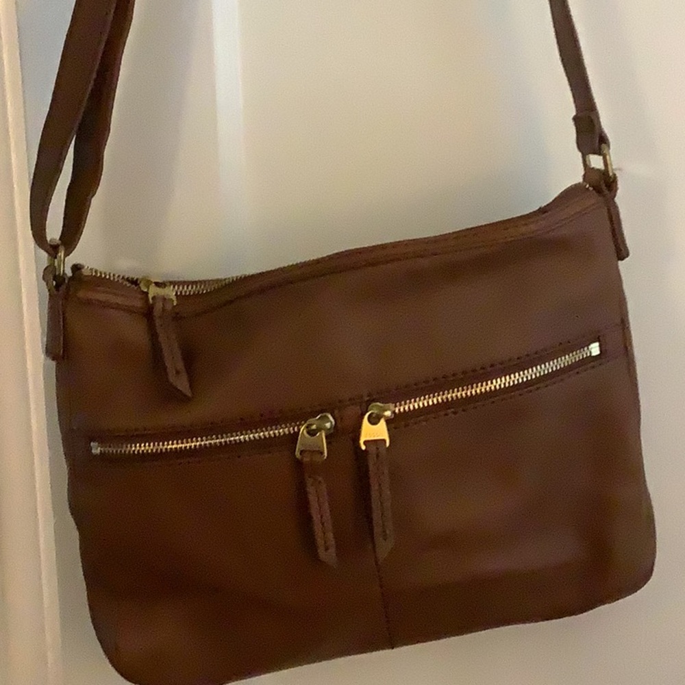 Fossil luggage tan leather crossbody in like new condition